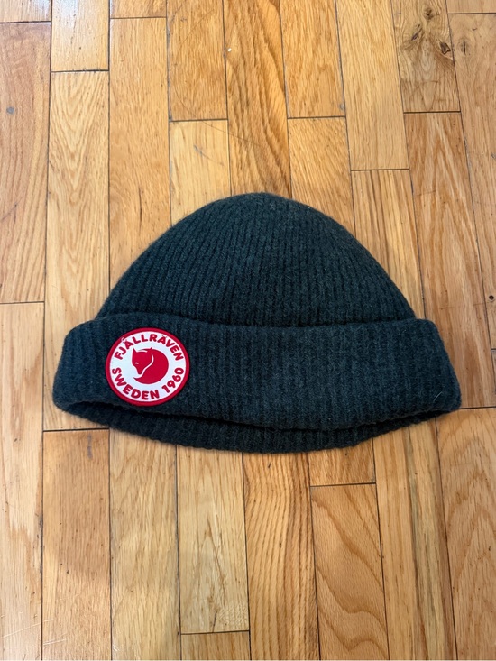 Fjallraven Accessories - Fjallraven Dark green Wool Beanie with Red Logo Tag